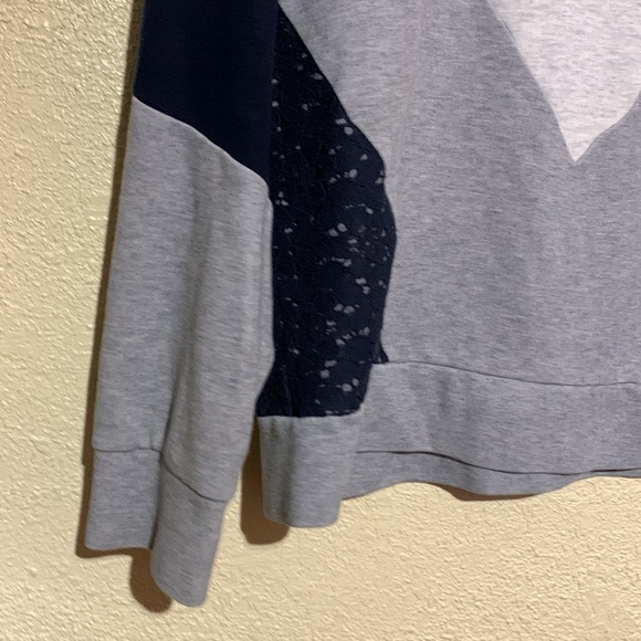 J. Crew Sweatshirt S Gray Cream Navy Blue Lace Detail Pull Over Stretchy Cotton - Picture 4 of 12